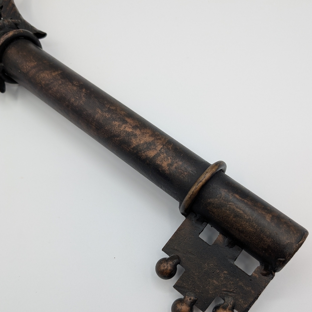 Vintage Style Decorative Key - Picture 6 of 6